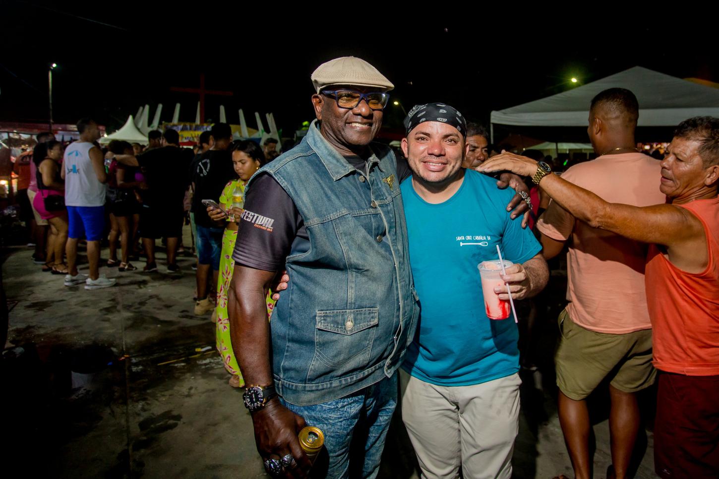 67bf0d8225794_cabralia-folia-atrai-milhares-de-turistas-e-impulsiona-o-comercio-local-confira-gb-2519-70a6c.jpg