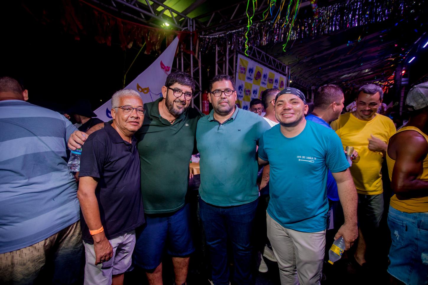 67bf0d82b57f7_cabralia-folia-atrai-milhares-de-turistas-e-impulsiona-o-comercio-local-confira-gb-2519-40d01.jpg