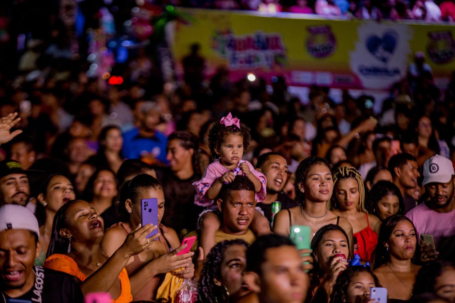67bf0d845d434_cabralia-folia-atrai-milhares-de-turistas-e-impulsiona-o-comercio-local-confira-gb-2519-2bbe9.jpg