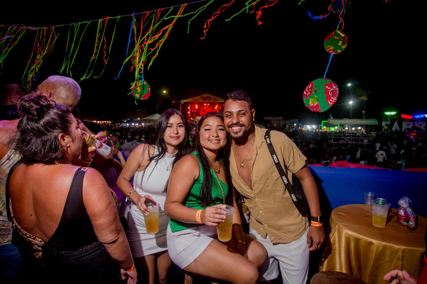 67bf0d84893cc_cabralia-folia-atrai-milhares-de-turistas-e-impulsiona-o-comercio-local-confira-gb-2519-30867.jpg
